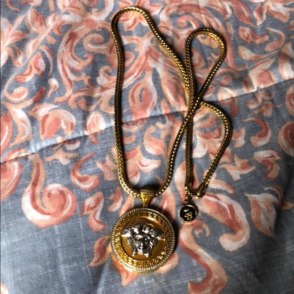 Medusa gold head Charm and chain